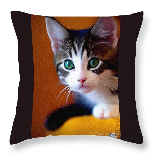 Bella wants to play - Throw Pillow