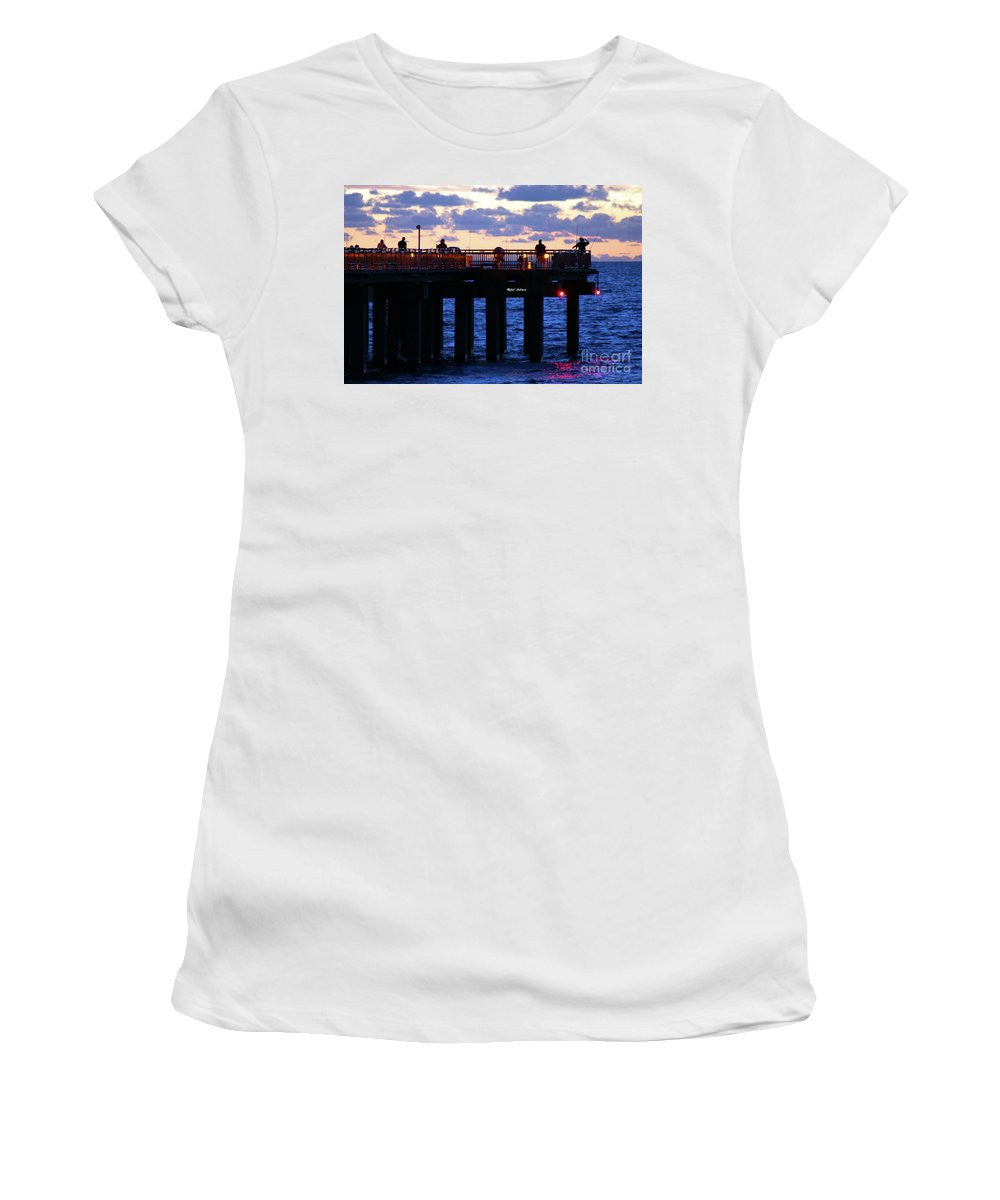 Women's T-Shirt (Junior Cut) - Early Fishing