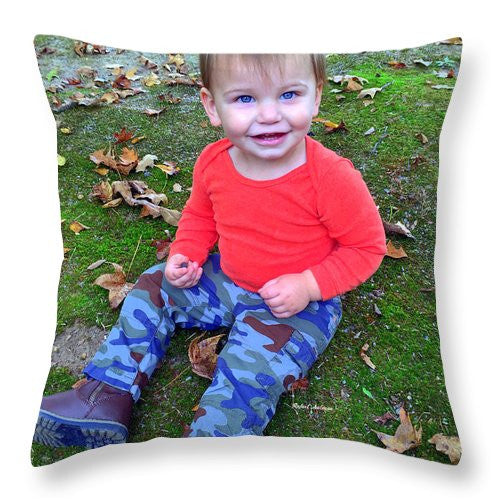 Throw Pillow - Enjoying The Fall