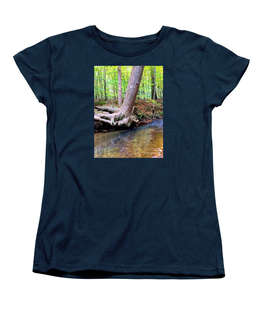 T-shirt pour femme (coupe standard) - Still Standing Tree